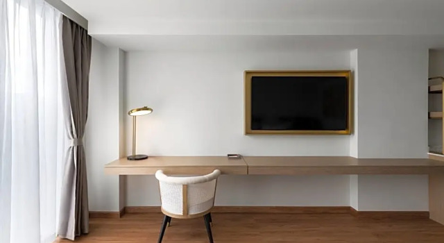 Номер Standard с балконом Dolce by Wyndham Hollywood