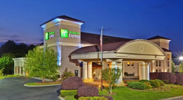 Кровать в общем номере Holiday Inn Express Ringgold by IHG