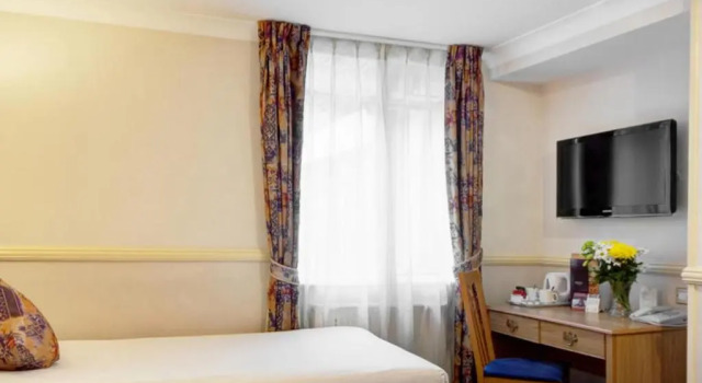Одноместный номер Classic Berjaya Eden Park London Hotel