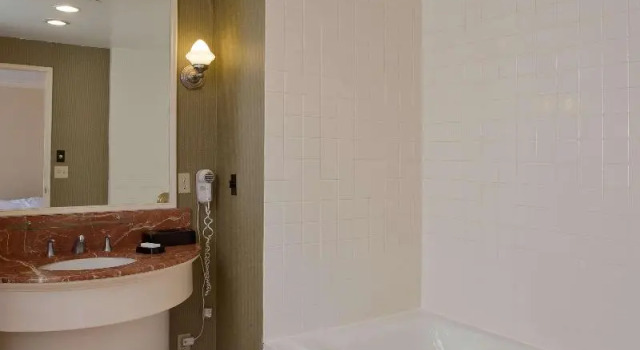 Люкс Hampton Inn & Suites Stamford