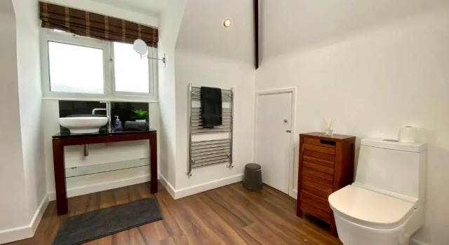 Коттедж Lovely house in a great location with Parking, WiFi & Netflix - Near Poole & Bournemouth