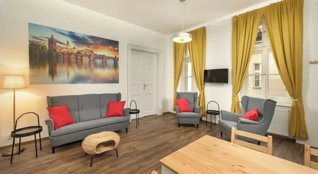 Апартаменты Deluxe с балконом и с видом на внутренний двор Unesco Prague Apartments