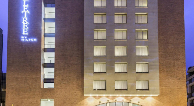 Doubletree By Hilton Bogota Calle 100,Co, Book Hotel Hoteller i Chico med parkering, Parkering