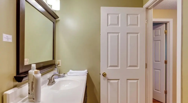 Апартаменты Bartlett Townhome w/ Balcony: 1 Mi to Ski Resort!