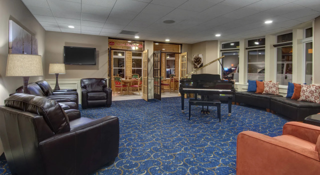 Cherry Tree Inn & Suites, Забронировать Отель Отели Траверс-Сити с завтраком, рядом с Горнолыжный курорт на горе Холидей, Завтраки