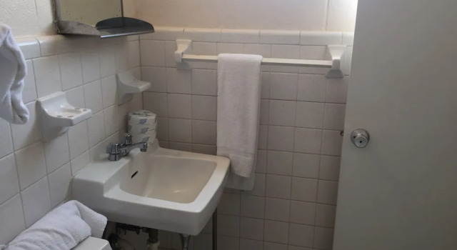 Четырёхместный номер Standard oceanfront Vancouver Motel
