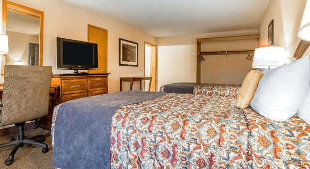 Четырёхместный номер Standard Rodeway Inn Baker City