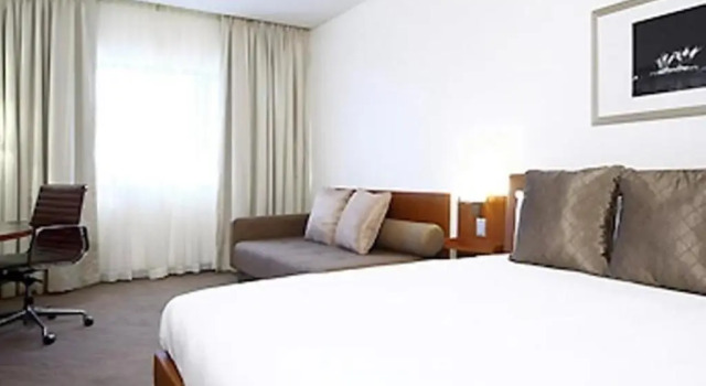 Двухместный номер Standard с балконом Novotel Canberra