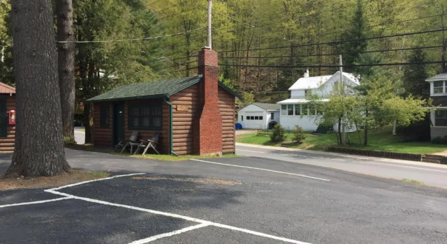 Двухместный номер Standard Цокольный этаж Pine Knoll Hotel Lakeside Lodge & Cabin