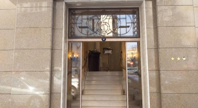 Zeus Essence Bucharest Opera