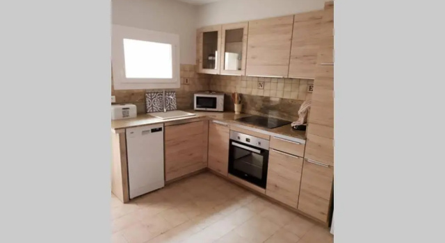 Charmante maison de ville F3 avec garage et cour, Забронировать Отель Эльн Pyrénées-Orientales, рядом с Замок Maternite Suisse
