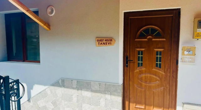 Guest House Tanevi, Забронировать Гостевой дом Отели провинции Смоляна с парковкой, Парковка