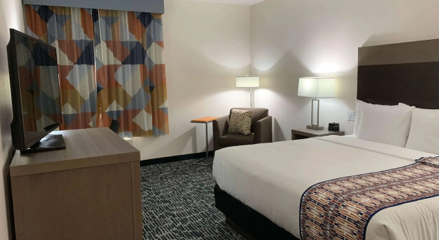 Двухместный номер Standard La Quinta Inn and Suites by Wyndham - Red Oak TX IH-35E