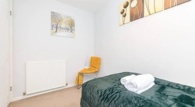 Milton Keynes Oldbrook Dexter-2BR by Homely Spaces, Забронировать Отель Отели Бакингемшир с парковкой, Парковка