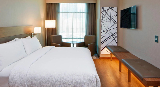 Двухместный люкс Executive c 1 комнатой AC Hotel by Marriott Atlanta Buckhead at Phipps Plaza