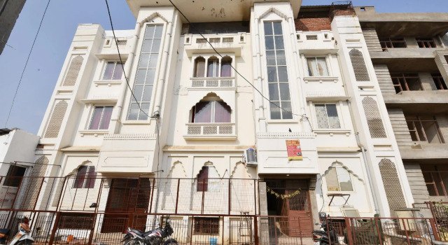 OYO 22966 Hotel Raj Niwas