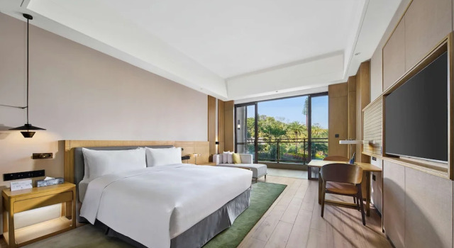 Двухместный номер Standard с балконом и с видом на сад Doubletree By Hilton Lingshui Hot Spring