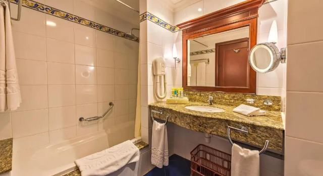 Двухместный номер Standard с видом на море Grand Hotel Gozo