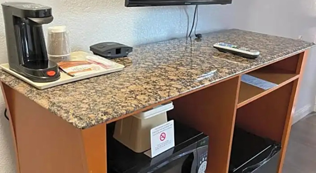 Номер Economy Pacific Inn