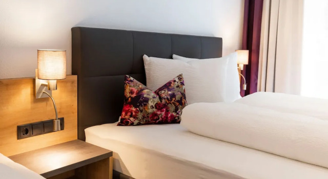 Люкс с видом на сад Lerch Suites
