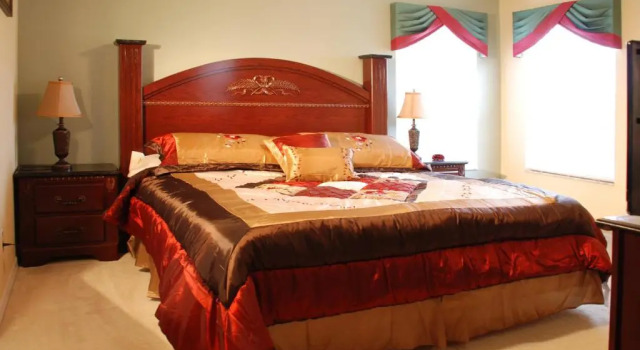 Коттедж Disney Dreams come true - affordable 7-bdrm house with private pool!