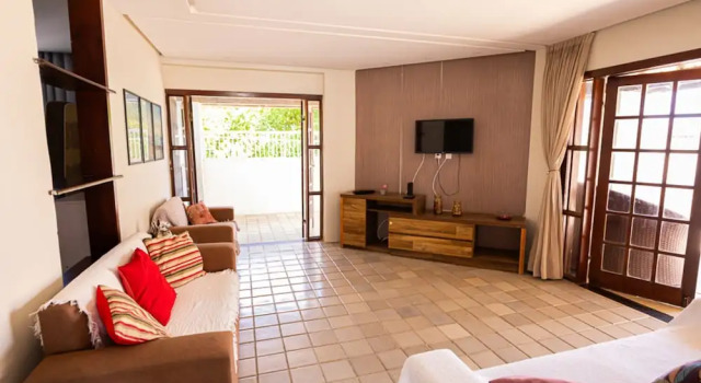 Casa com Wi-fi Piscina e Garagem a 550m da Praia, Забронировать Дом для отпуска Лауру-ди-Фрейтас штат Баия