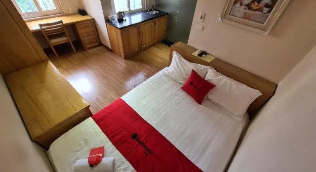 Двухместный номер Standard Reddoorz near Tran Duy Hung Street 3