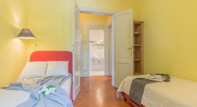 Villa Reginella, Забронировать Апартаменты/квартира Отели Варенна с парковкой, рядом с Вилла Монастеро, Парковка