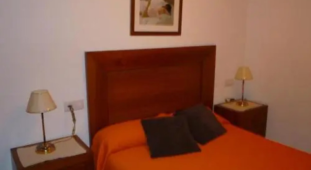 Apartamentos El Pajar, Boek Appartement Hotels in Teruel met zwembad, Zwembad