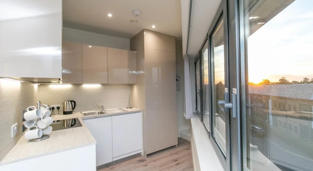 Апартаменты Luxury Deluxe Heathrow Apartments & Parking