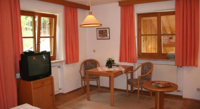 Ferienhaus am Römerweg, Varaa Hotelli Hotellit Baijeri pysäköinnillä, Pysäköinti