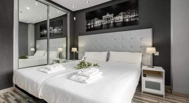 Trendy Apt. Puerto Banús (Free Parking & Pool) - RDR208