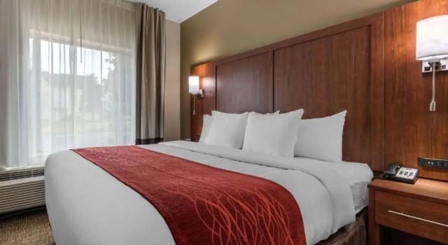 Люкс Comfort Inn & Suites Montgomery East Carmichael Rd