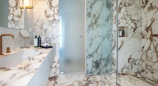 Двухместный номер Standard с балконом Diamond Deluxe Hotel