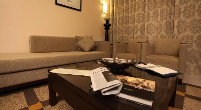 Полулюкс Le Corail Suites Hotel