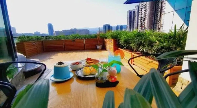 Люкс Book & Life Hotel
