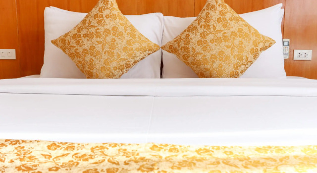 Полулюкс Paseo Premiere Hotel
