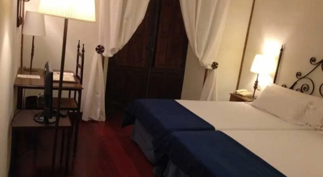 Hotel Real Monasterio de San Zoilo, Забронировать Отель Каррион-де-лос-Кондес 