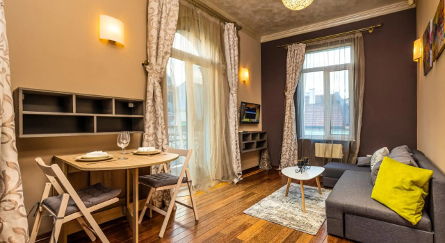 1BD Apartment with a Cute Balcony in Kapana, Book Lejlighed Plovdiv Plovdiv
