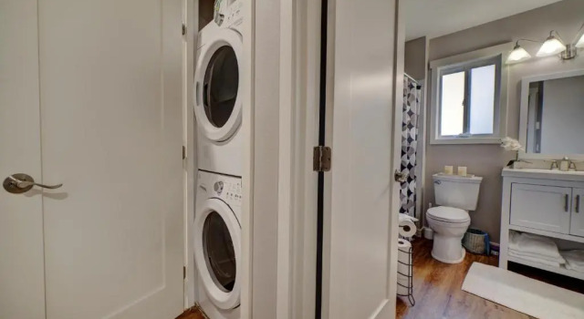 Коттедж Cozy 2 Bedroom Townhouse in Northgate