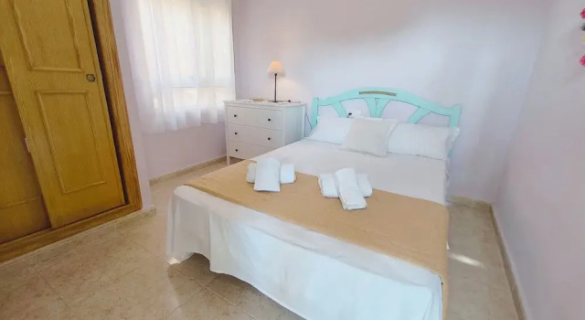 Bungalow With Stunning Sea Views, Just One Street From the Beach, Забронировать Дом для отпуска Виллы Торревьеха, рядом с Molino del Agua Park Municipal Natural Park, Вилла