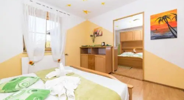 Mira Holiday Home, Rezerwuj Hotel Rudine Split-Dalmatia County