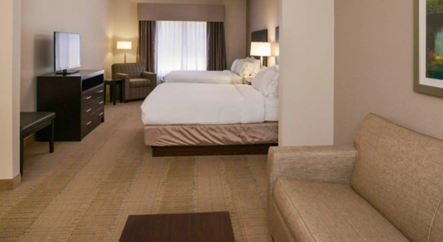 Четырёхместный люкс Holiday Inn Express and Suites Sikeston by IHG