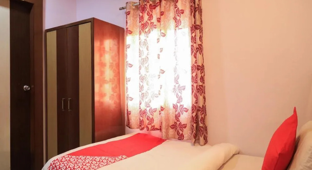 OYO Flagship 42122 Hotel Rahul, Забронировать Отель Нагпур штат Махараштра, рядом с Железнодорожный вокзал Нагпур