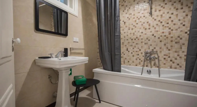 Апартаменты Lovelystay - Spacious 2Br Downtown - 5 Min To River