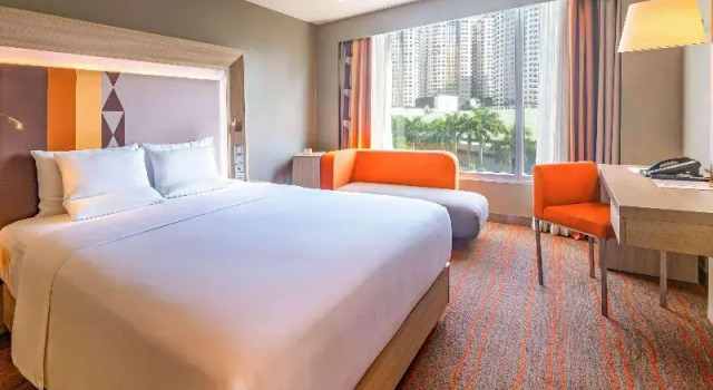 Двухместный номер Superior с балконом Novotel Manila Araneta City Hotel