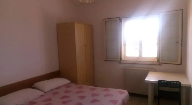 Double Room for Rent With Private Bathroom, Prenota Affittacamere Hotel a Molise con parcheggio, Parcheggio