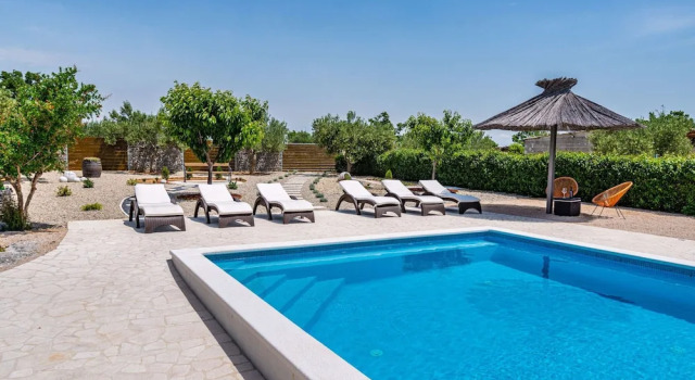Modern Home in Quiet Pristeg, Book Hotel Pristeg Zadar County