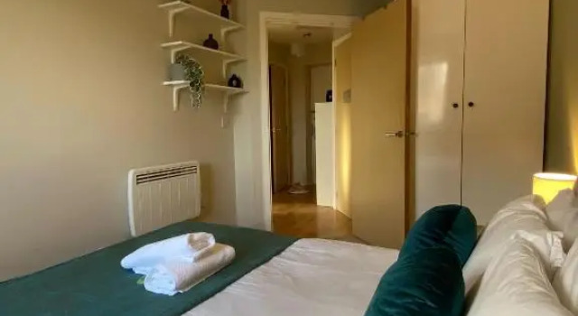 Modern Two Bedroom Apartment with Free Parking, Wifi and Netflix by HP Accommodation, Забронировать Апартаменты/квартира Апартаменты Милтон-Кинс, рядом с Inspired Gourmet Cookery School, Апартаменты/квартира