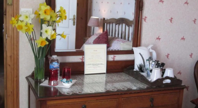 La Jolie Maison Guesthouse, Забронировать Отель Ле Лангон Маре-Пуатвен